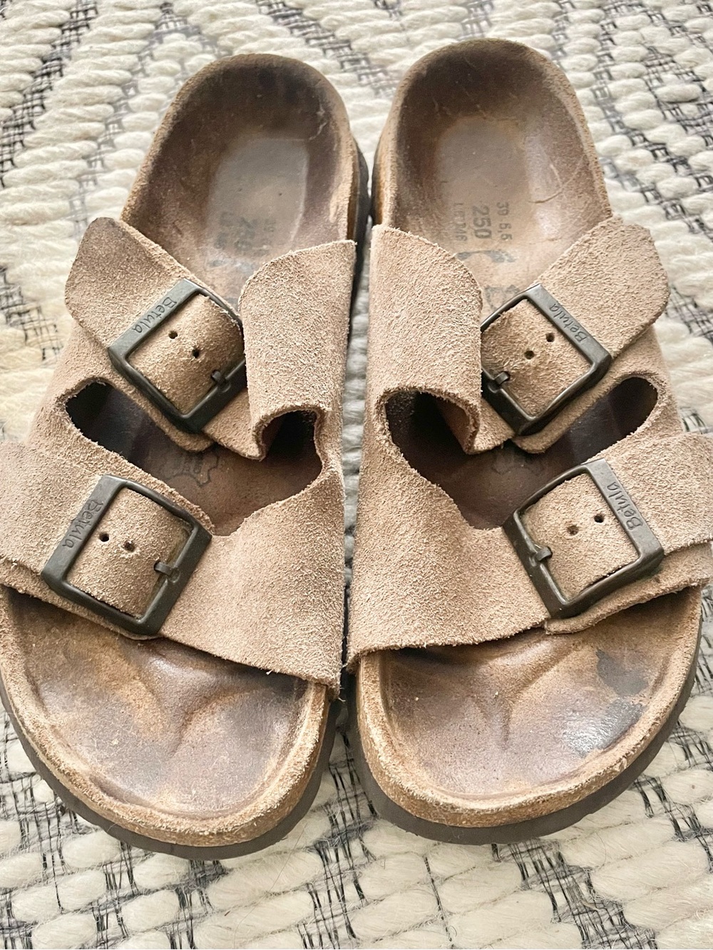 Birkenstock Unisex Suede Two-Strap Sandals in Taupe Brown L8/M6-Great Condition